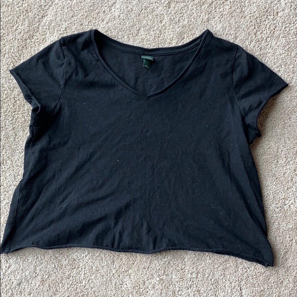 Cropped v neck t-shirt